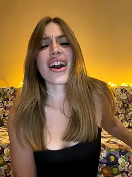 Snapshot of Elizabeth_Tay chatting on September 28, 8:03 pm Elizabeth Tay online show from September 28, 8:03 pm