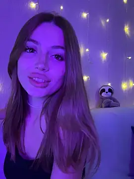 Snapshot of Elizabeth_Tay chatting on October 18, 5:35 pm Elizabeth Tay online show from October 18, 5:35 pm