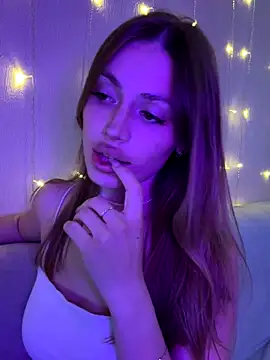 Snapshot of Elizabeth_Tay chatting on October 22, 5:34 pm Elizabeth Tay online show from October 22, 5:34 pm