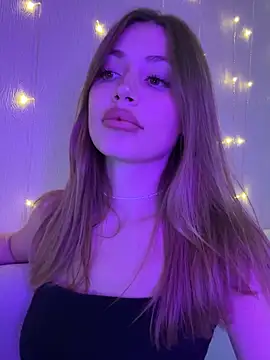 Snapshot of Elizabeth_Tay chatting on October 28, 4:20 pm Elizabeth Tay online show from October 28, 4:20 pm