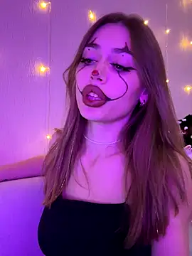 Snapshot of Elizabeth_Tay chatting on October 31, 5:58 pm Elizabeth Tay online show from October 31, 5:58 pm