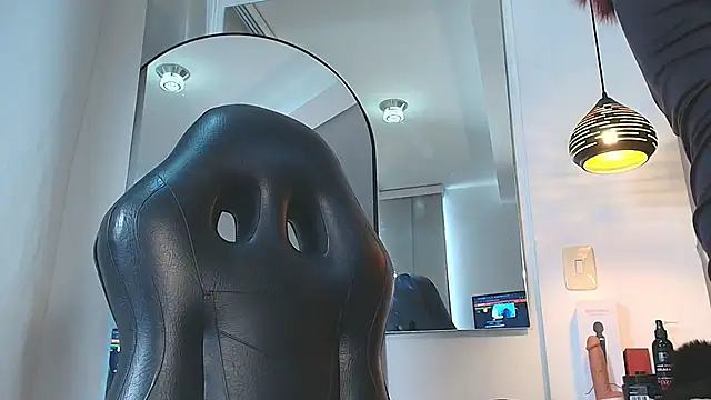 Snapshot of emma_hearths chatting on October 30, 7:36 pm emma hearths online show from October 30, 7:36 pm