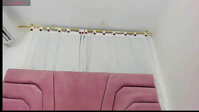 Snapshot of miajhonsonx chatting on April 10, 4:12 pm miajhonsonx online show from April 10, 4:12 pm