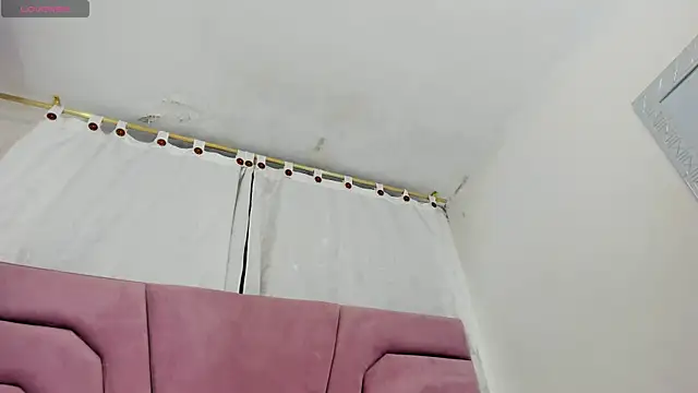 Snapshot of miajhonsonx chatting on May 8, 2:44 pm miajhonsonx online show from May 8, 2:44 pm