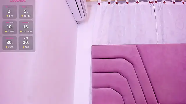 Snapshot of miajhonsonx chatting on May 30, 8:17 pm miajhonsonx online show from May 30, 8:17 pm