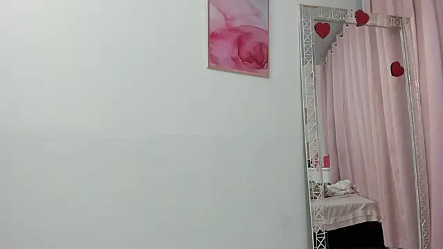 Snapshot of miajhonsonx chatting on June 8, 4:18 pm miajhonsonx online show from June 8, 4:18 pm
