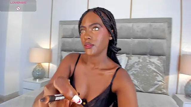 Snapshot of DakotaWangi chatting on December 15, 3:33 am DakotaWangi online show from December 15, 3:33 am