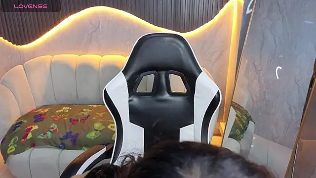 Maia Tx online show from October 11, 1:09 pm