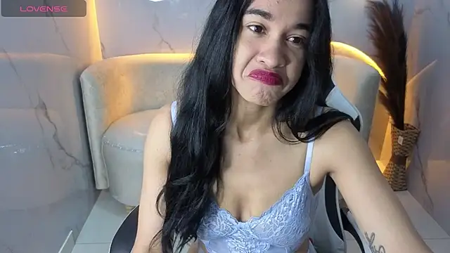 Maia Tx online show from November 11, 1:00 pm