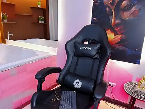 Isa Rouse   online show from October 11, 3:06 am