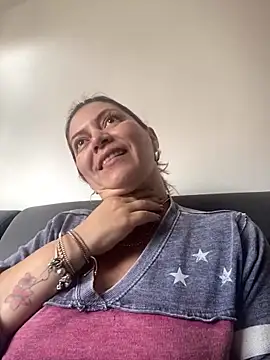 Snapshot of pamelaqenn_2 chatting on September 25, 5:38 pm pamelaqenn 2 online show from September 25, 5:38 pm