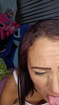 Lhia  online show from November 9, 4:05 pm