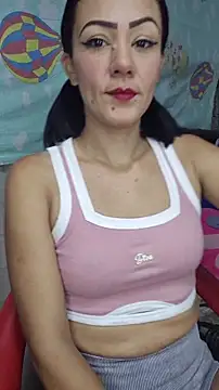 Lhia  online show from December 14, 2:33 pm