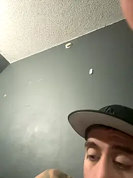 Snapshot of busnfatnutsLildee chatting on October 31, 8:37 am busnfatnutsLildee online show from October 31, 8:37 am