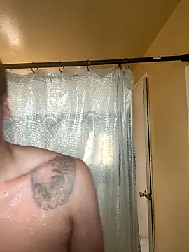 Snapshot of busnfatnutsLildee chatting on October 31, 11:50 pm busnfatnutsLildee online show from October 31, 11:50 pm