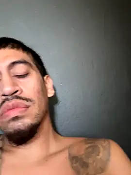 Snapshot of busnfatnutsLildee chatting on November 2, 6:10 pm busnfatnutsLildee online show from November 2, 6:10 pm