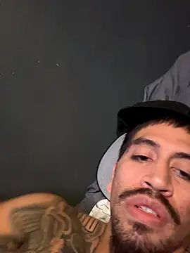 Snapshot of busnfatnutsLildee chatting on November 14, 6:01 am busnfatnutsLildee online show from November 14, 6:01 am