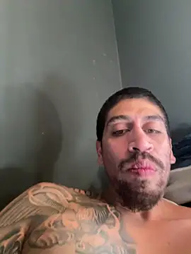 Snapshot of busnfatnutsLildee chatting on November 17, 6:14 pm busnfatnutsLildee online show from November 17, 6:14 pm