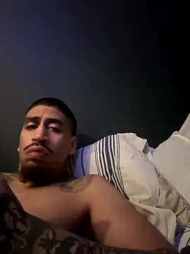 Snapshot of busnfatnutsLildee chatting on November 29, 4:48 am busnfatnutsLildee online show from November 29, 4:48 am