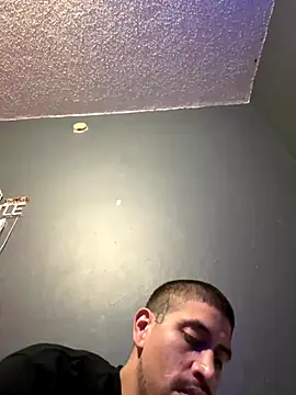 Snapshot of busnfatnutsLildee chatting on December 3, 12:14 pm busnfatnutsLildee online show from December 3, 12:14 pm