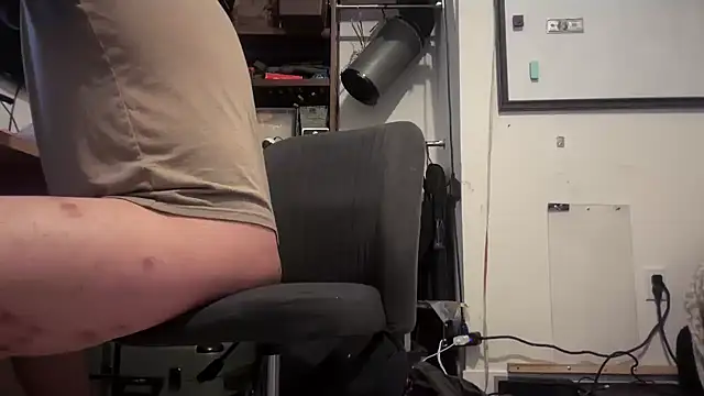 jasoncali305 online show from December 4, 9:51 am