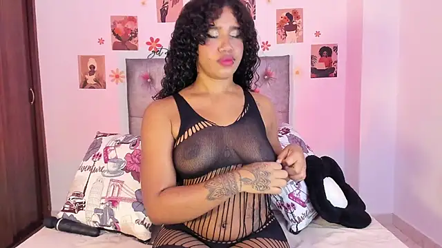 Snapshot of AfricaBell chatting on May 8, 3:56 am AfricaBell online show from May 8, 3:56 am