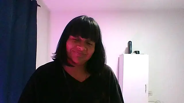 Snapshot of adri89-g chatting on March 27, 3:56 am adri89-g online show from March 27, 3:56 am