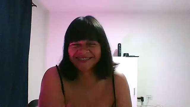 Snapshot of adri89-g chatting on April 2, 11:35 pm adri89-g online show from April 2, 11:35 pm