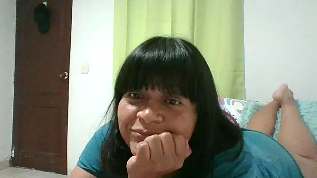 Snapshot of adri89-g chatting on April 4, 1:04 am adri89-g online show from April 4, 1:04 am