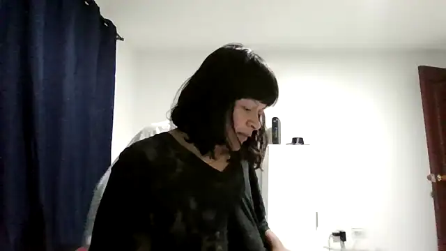 Snapshot of adri89-g chatting on May 3, 11:33 pm adri89-g online show from May 3, 11:33 pm