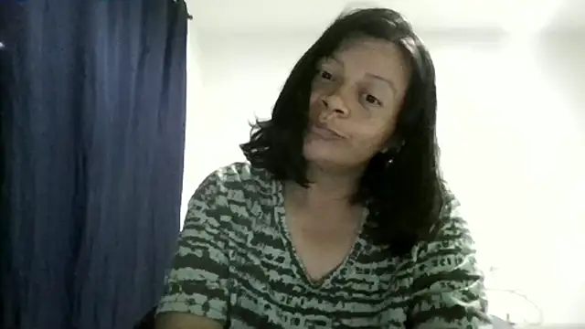 Snapshot of adri89-g chatting on June 1, 12:56 am adri89-g online show from June 1, 12:56 am