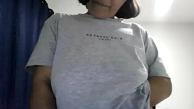adri89-g online show from June 18, 4:46 am