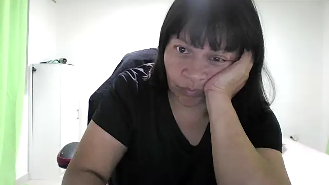 adri89-g online show from July 1, 4:36 am
