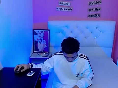 EL VENEZOLANO 22CM online show from September 18, 6:48 am