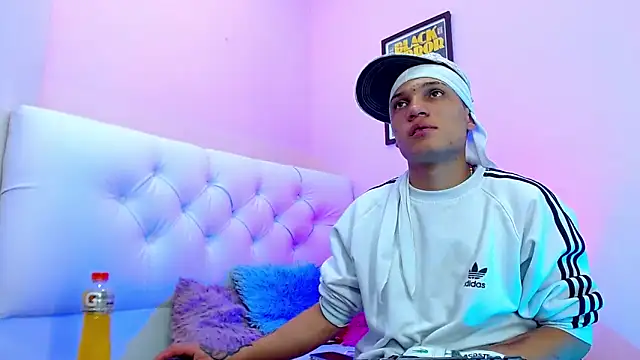 EL VENEZOLANO 22CM online show from November 26, 4:13 am