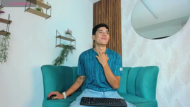 SandroVeyra online show from September 22, 8:00 pm