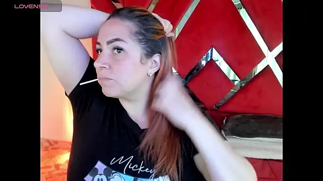 Snapshot of alexiaystive3 chatting on October 4, 3:21 pm alexiaystive3 online show from October 4, 3:21 pm