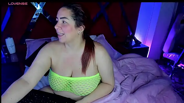 Snapshot of alexiaystive3 chatting on October 12, 10:36 am alexiaystive3 online show from October 12, 10:36 am