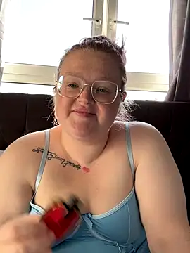 Snapshot of AmberBliss-X chatting on October 12, 9:52 am AmberBliss-X online show from October 12, 9:52 am