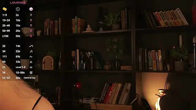 Snapshot of ellliefrost chatting on October 20, 1:00 pm ellliefrost online show from October 20, 1:00 pm