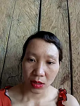 Snapshot of bonnie-00 chatting on October 11, 2:11 am bonnie-00 online show from October 11, 2:11 am