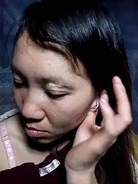 bonnie-00 online show from December 3, 4:05 pm