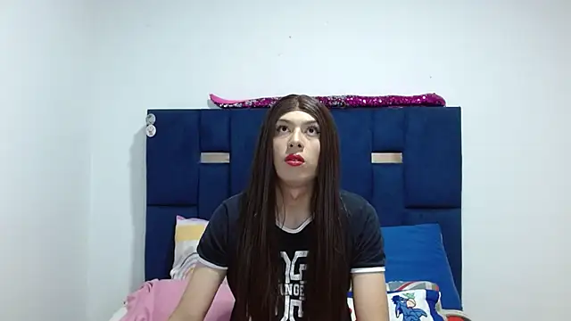 Snapshot of PinkLuna_LolaBloom chatting on February 1, 1:59 am PinkLuna LolaBloom online show from February 1, 1:59 am