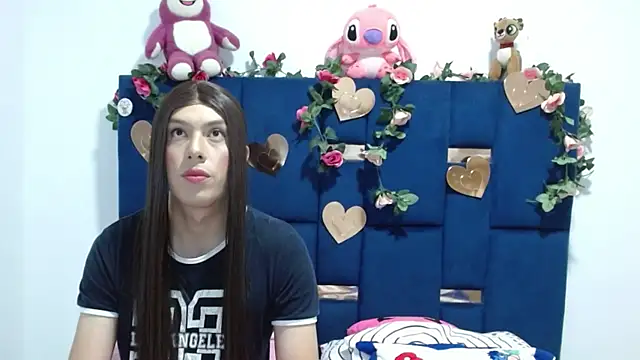 Snapshot of PinkLuna_LolaBloom chatting on February 14, 2:52 am PinkLuna LolaBloom online show from February 14, 2:52 am