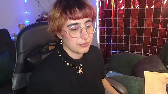 Miacatsito3 online show from February 28, 10:33 pm