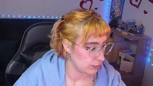 Miacatsito3 online show from June 16, 6:16 am