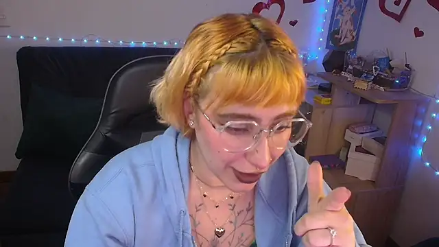 Miacatsito3 online show from June 19, 1:43 am