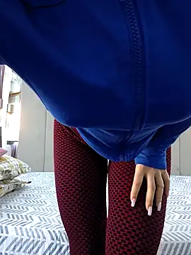 Von Dee online show from October 31, 6:47 am