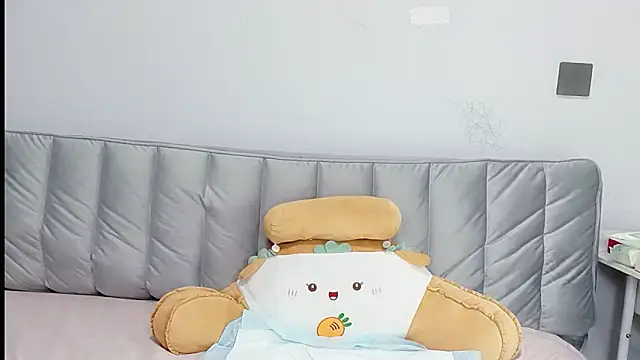 Snapshot of Miraitowa_ chatting on February 28, 5:52 am Miraitowa online show from February 28, 5:52 am