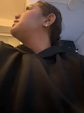 Snapshot of SienaWild chatting on October 25, 3:36 am SienaWild online show from October 25, 3:36 am